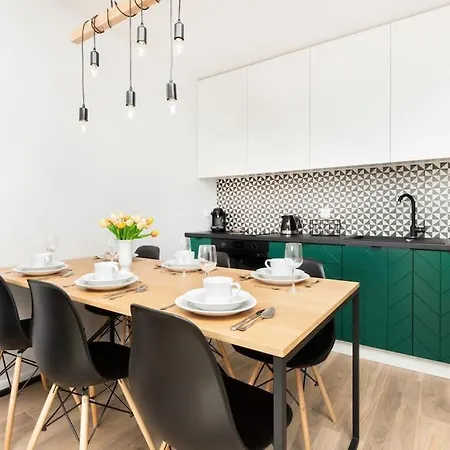 Totu Marina 2-bedroom * غدينيا